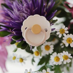 SILICONE PACIFIER BLOCK 2 PACK DAISY CHAMOMILE/HONEY G. 0+